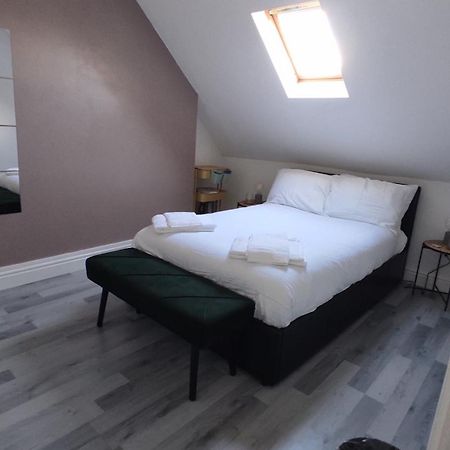 Casa Jimenez - Close To Town With Shared Bathroom Cardiff Extérieur photo