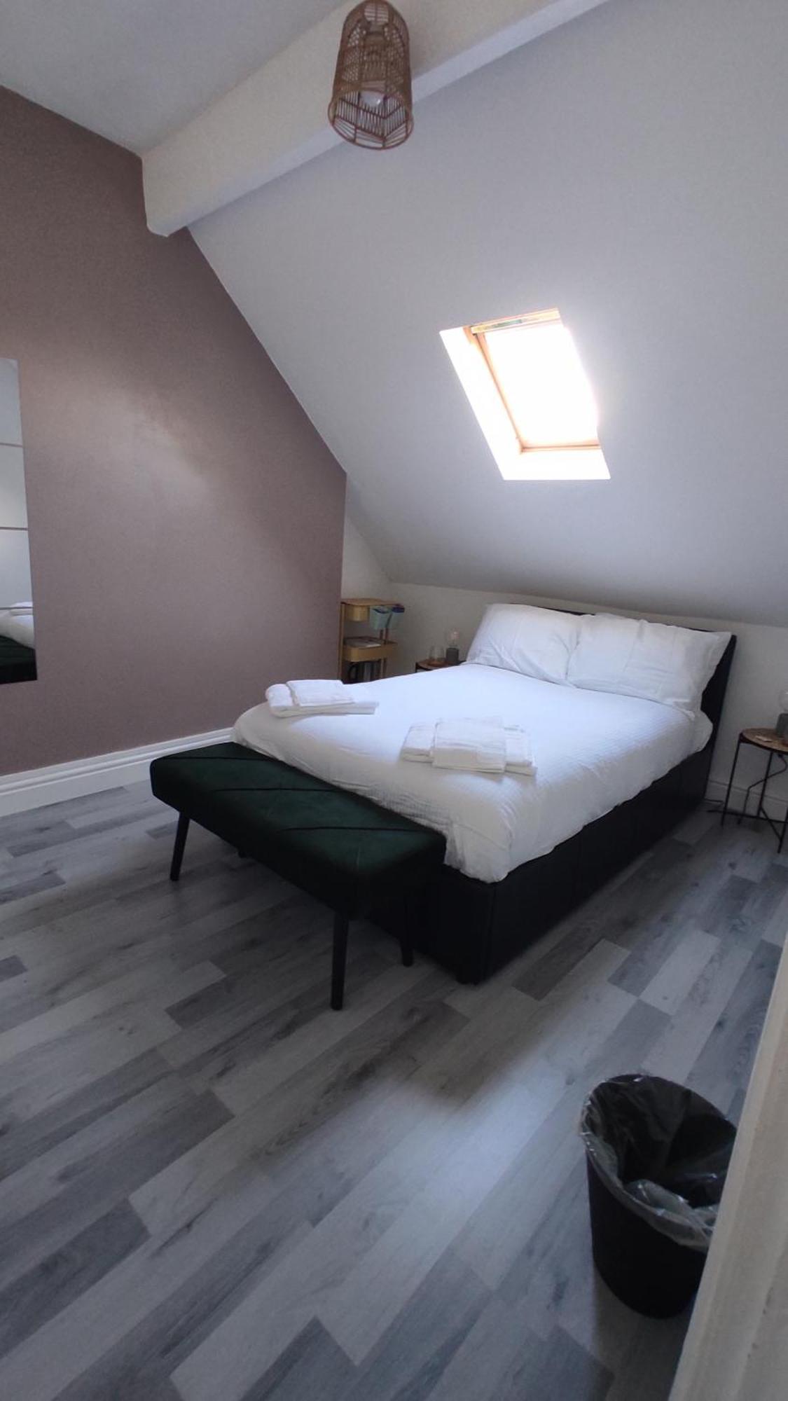 Casa Jimenez - Close To Town With Shared Bathroom Cardiff Extérieur photo